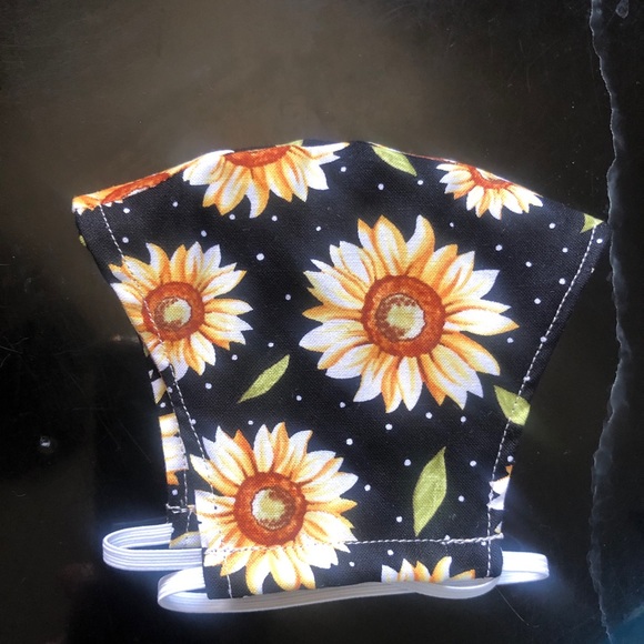 Sunflower facemask - Picture 5 of 5